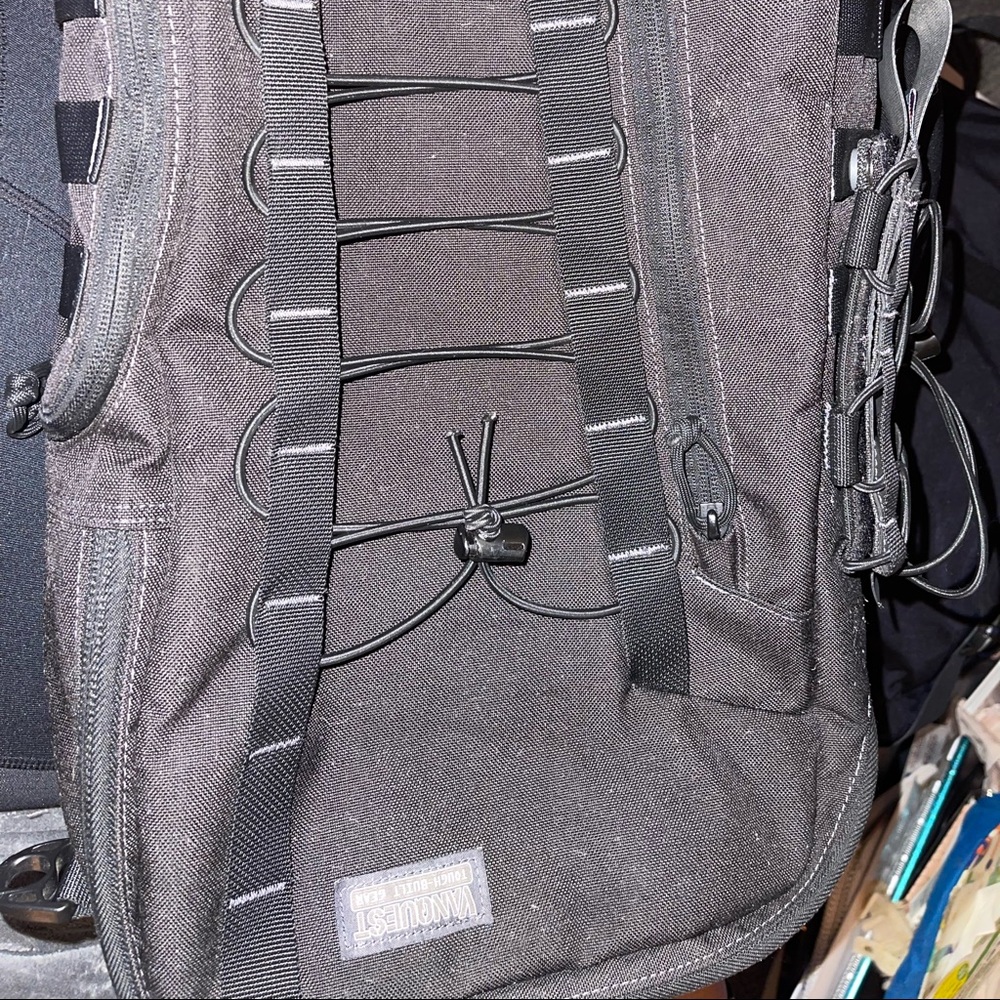 RARE Vanquest piling vslinger backpack with inserts and water bottle holder